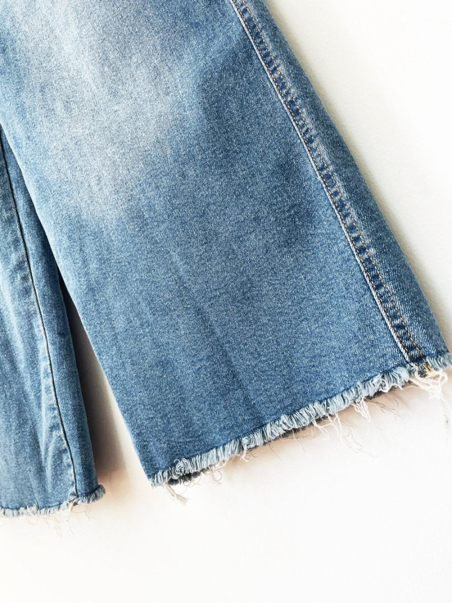 levi's vintage wide leg crop raw hem stretchy jeans - good market thrift store