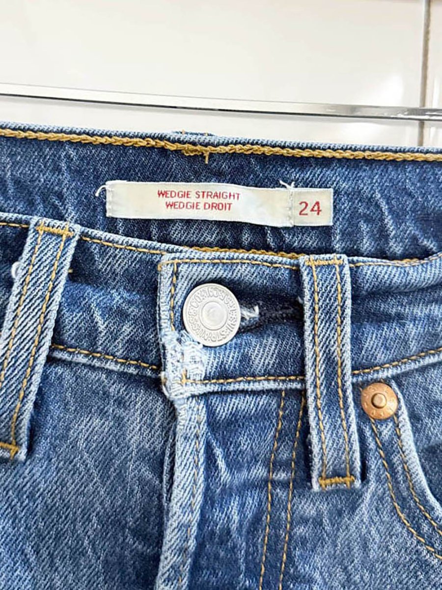 levis wedgie straight leg jeans - good market thrift store