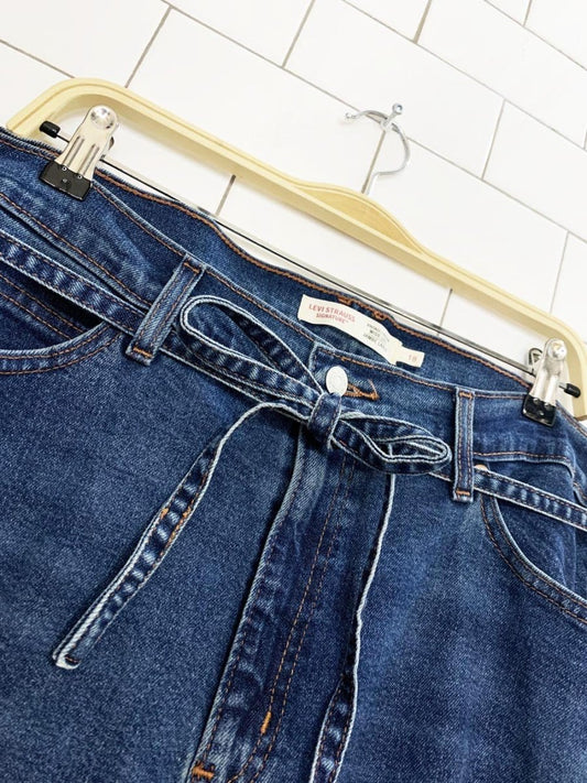 levi's wide leg belted jeans - good market thrift store
