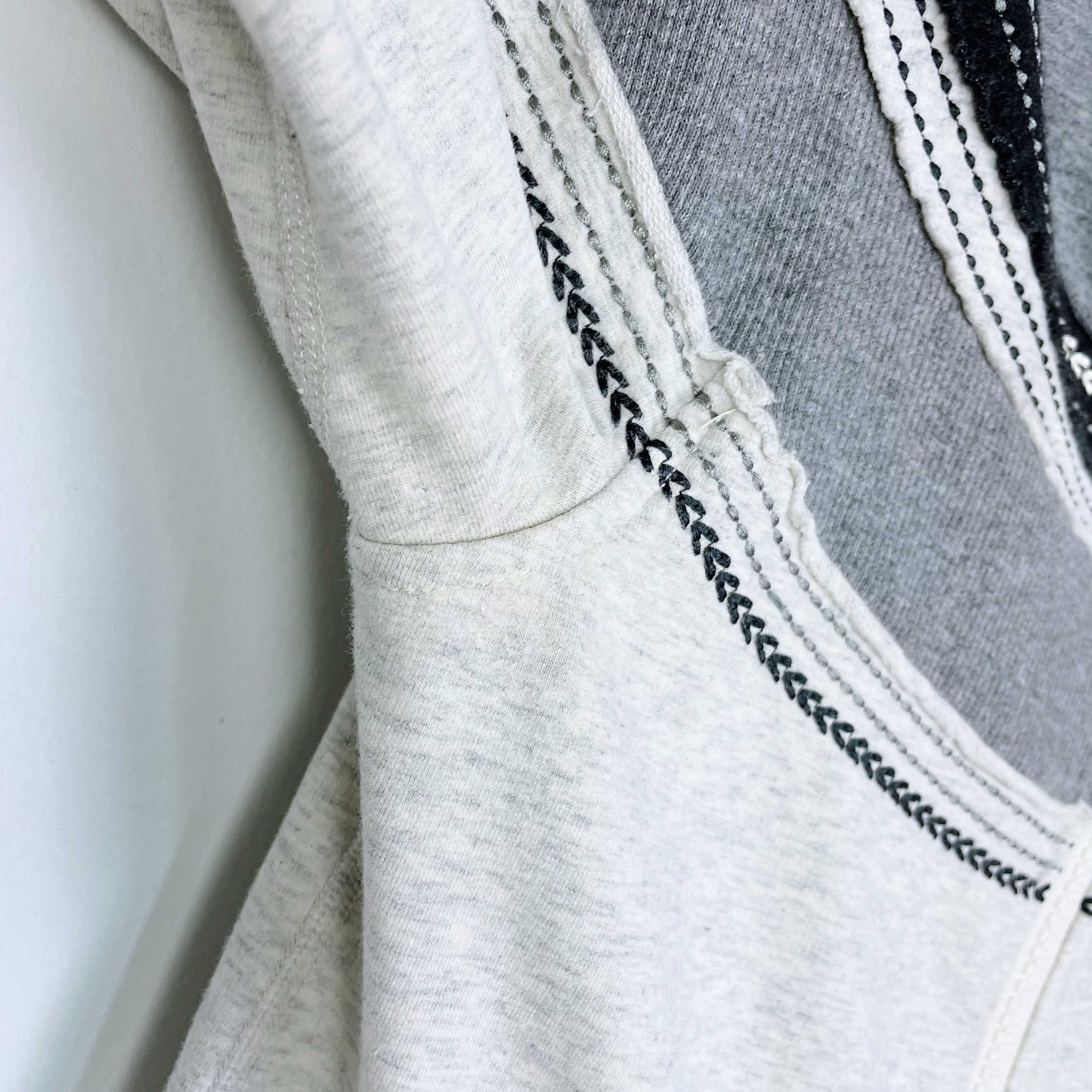 lululemon feel good remix hoodie light grey - size 4