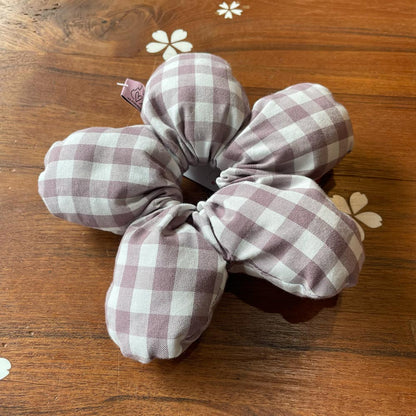 handmade puffer scrunchie by no romance