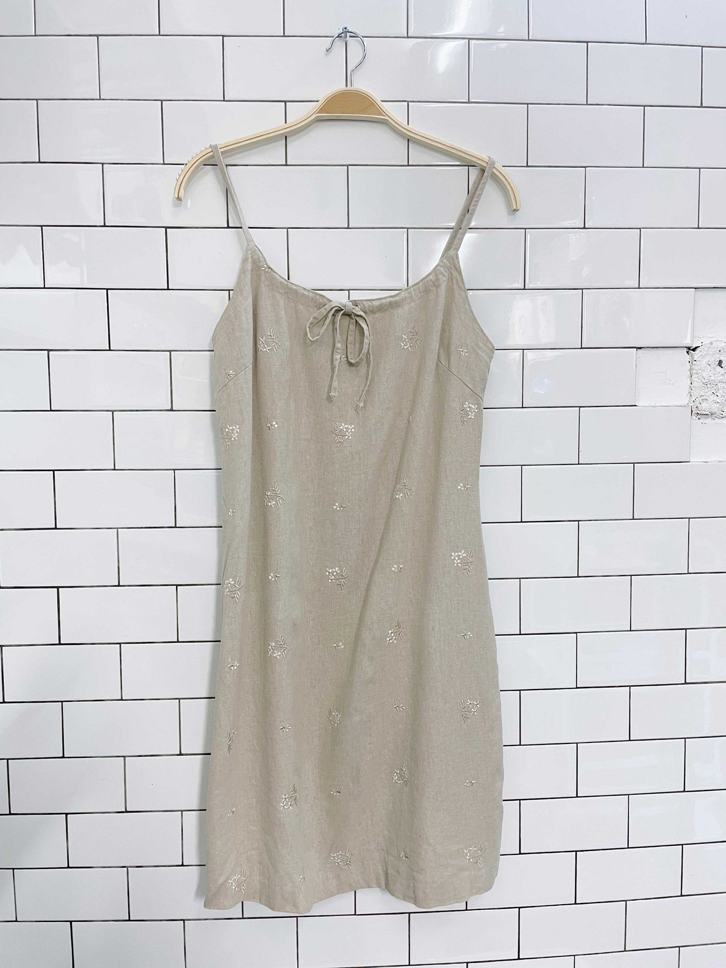 vintage 00s minimalist embroidered linen dress