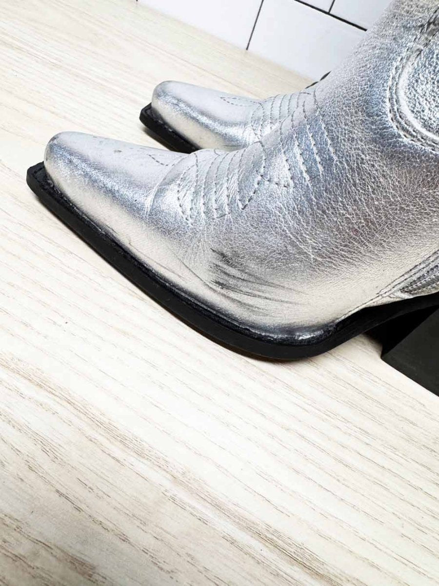 l'intervalle leather metallic heeled cowboy boots | made in Spain - good market thrift store
