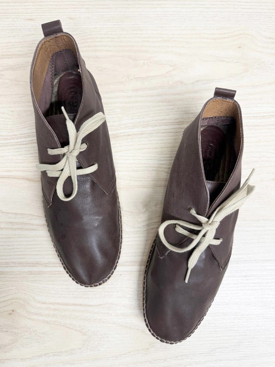 locale soft leather lace up desert chukka boots | made in Spain - good market thrift store