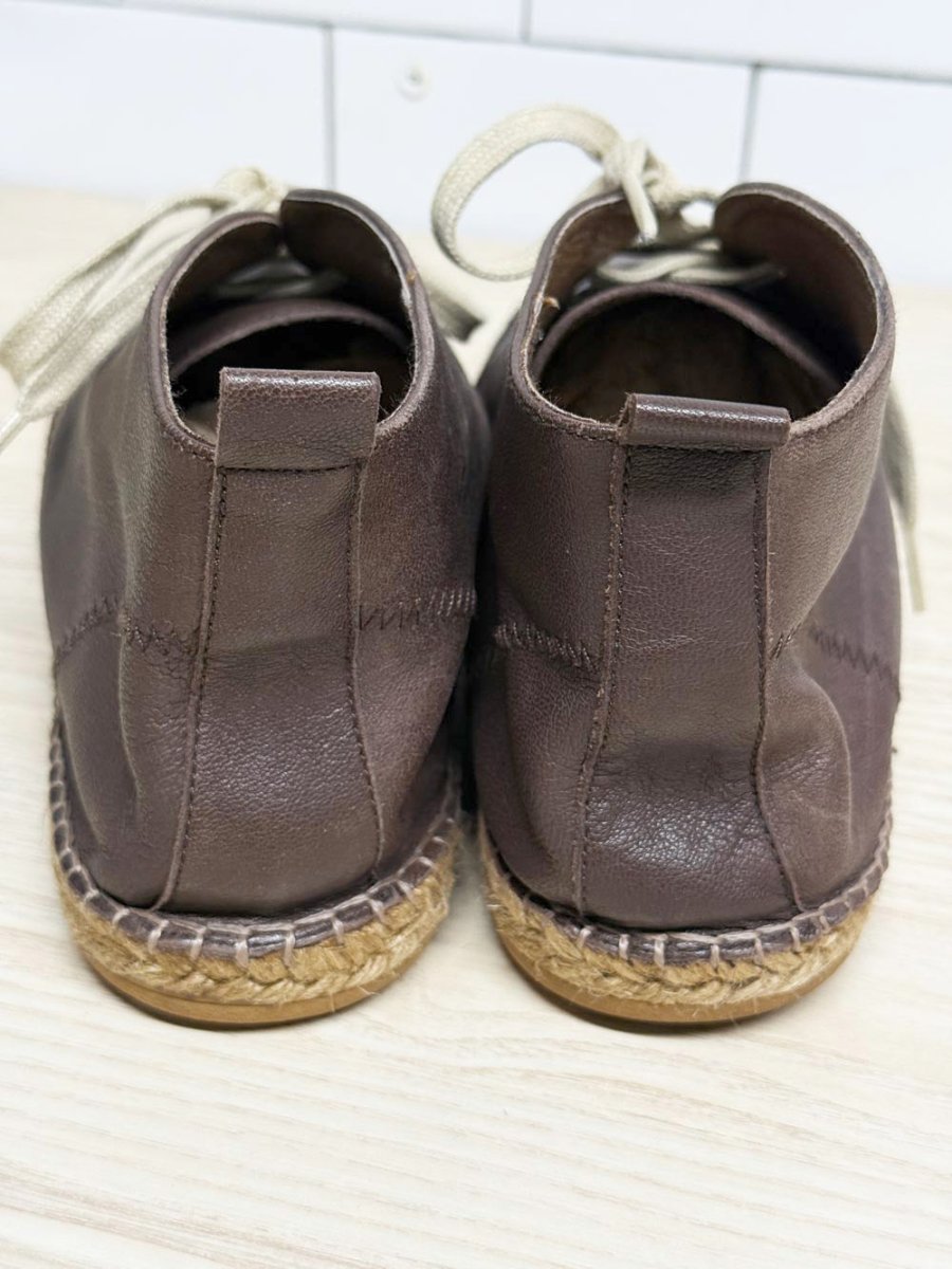 locale soft leather lace up desert chukka boots | made in Spain - good market thrift store