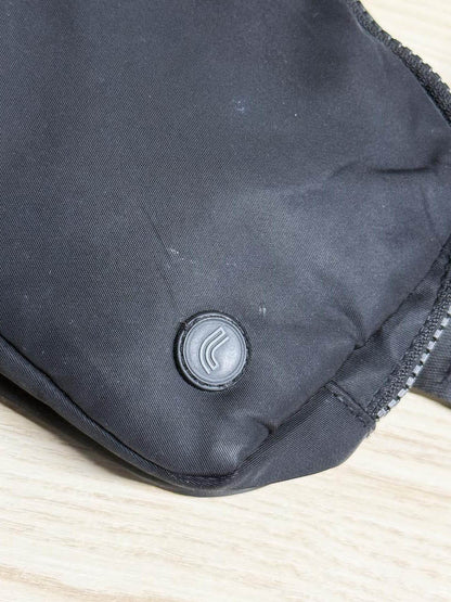 lolë nylon multi pocket crossbody belt bag - good market thrift store