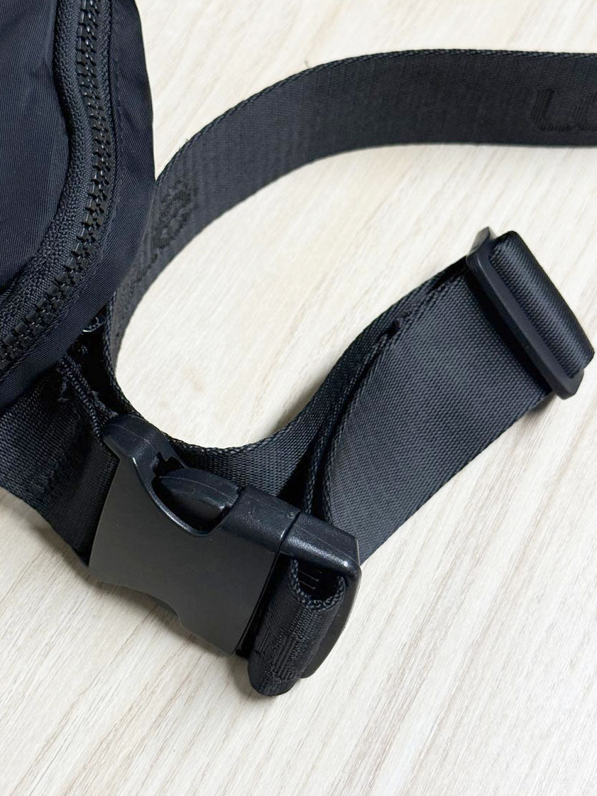 lolë nylon multi pocket crossbody belt bag - good market thrift store