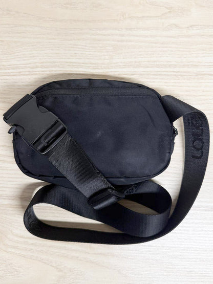 lolë nylon multi pocket crossbody belt bag - good market thrift store