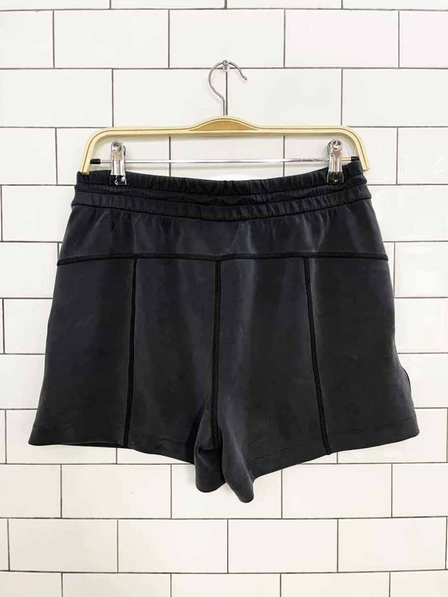 luluemon 2022 softstreme high rise short 4" - good market thrift store
