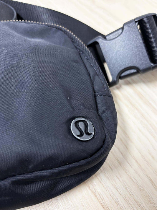 lululemon everywhere belt bag - good market thrift store