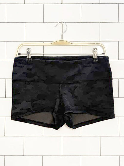 lululemon low rise camo boogie short | luon - good market thrift store