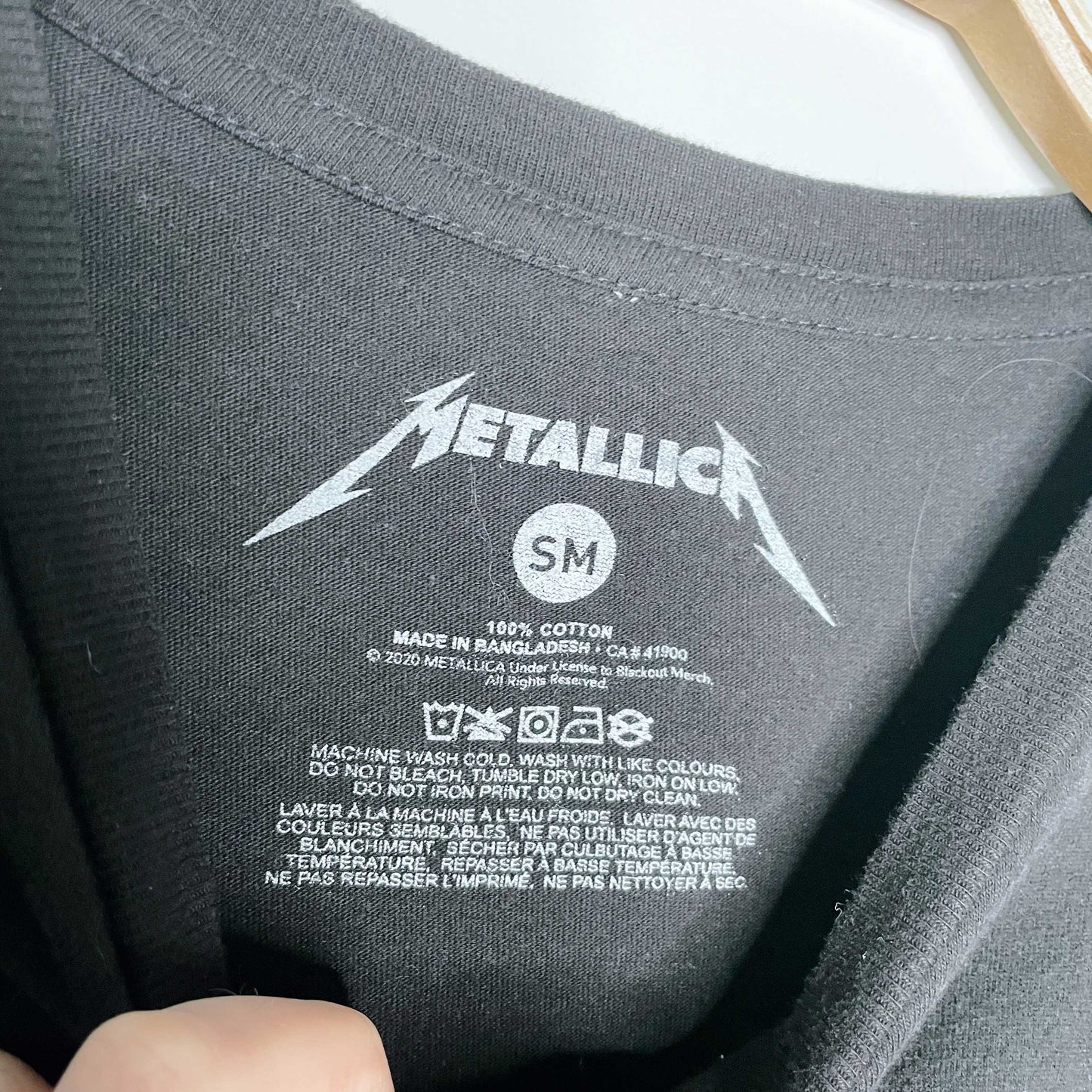 metallica flaming skulls crop tee