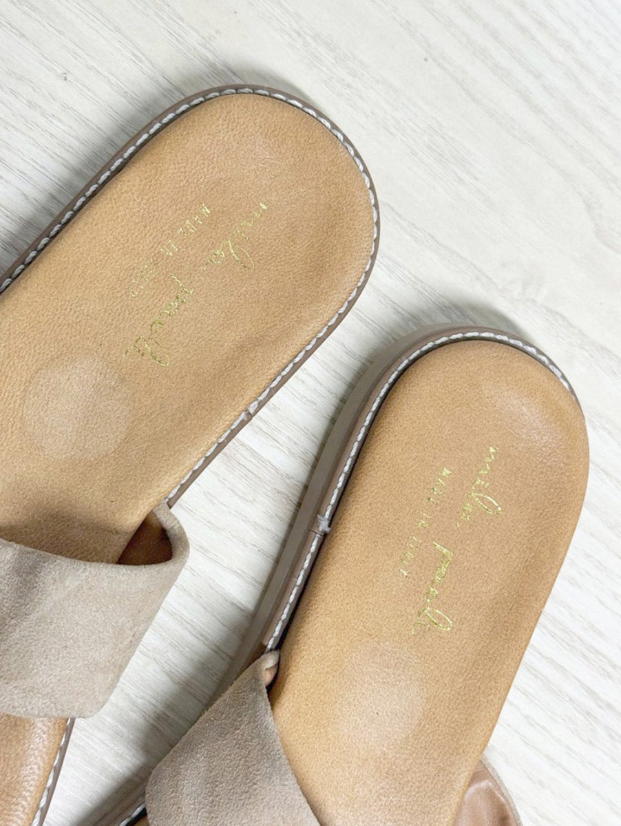 mila paoli lamb suede thong sandal | made in Italy - good market thrift store