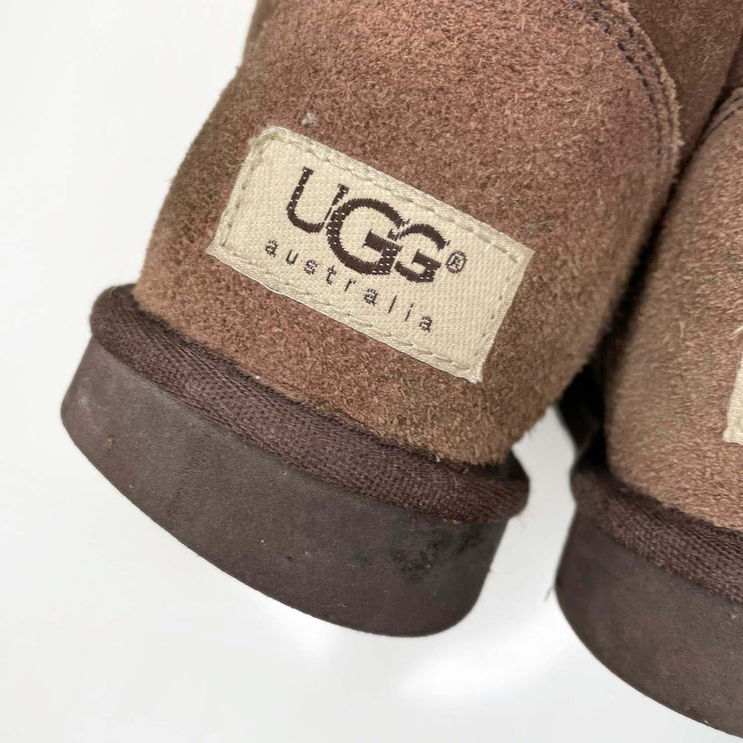 ugg mini II brown sheepskin boots - size 9