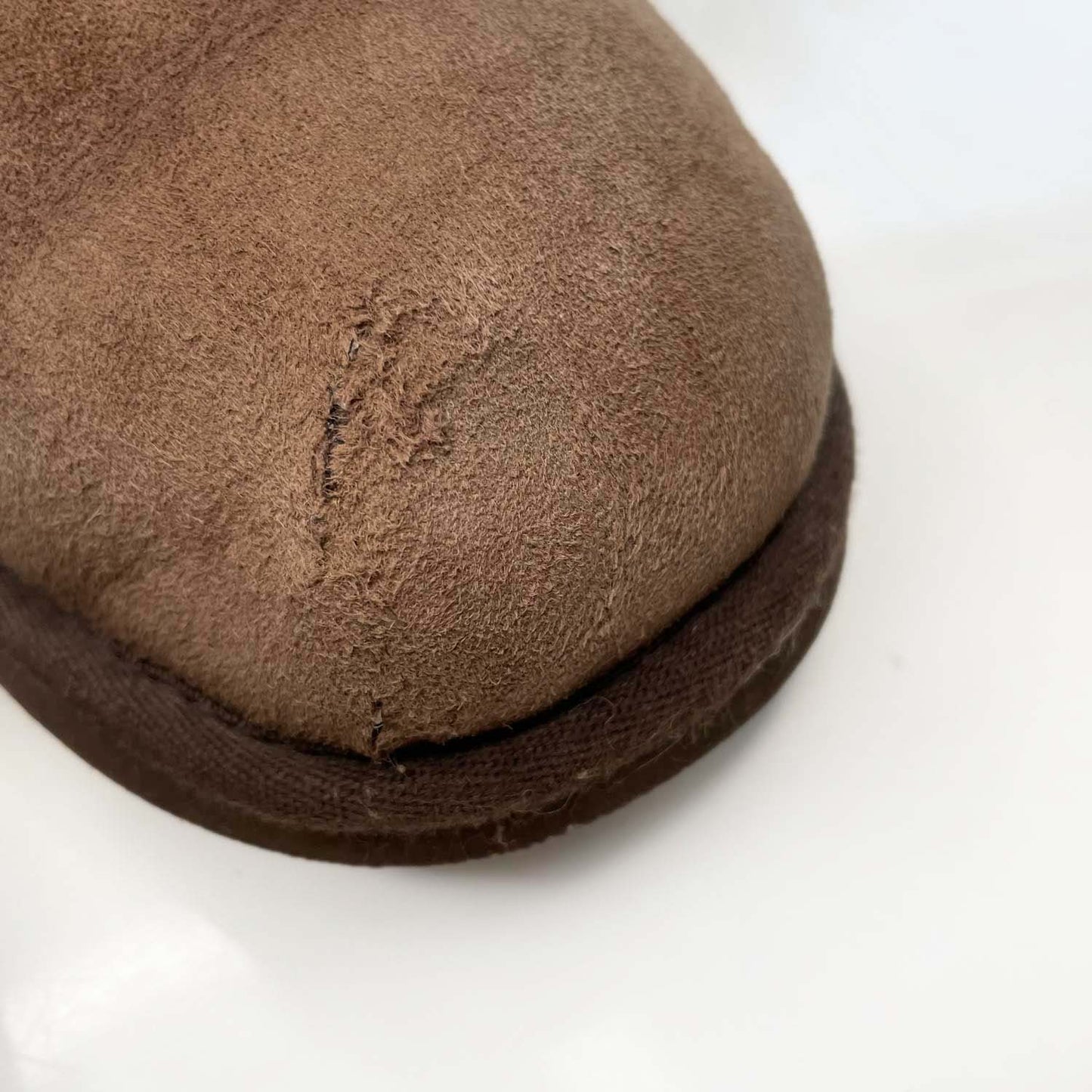 ugg mini II brown sheepskin boots - size 9