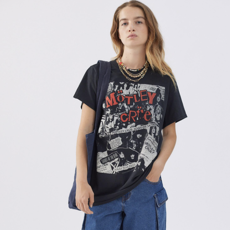 UO motley crue 1991 shout at the devil tee