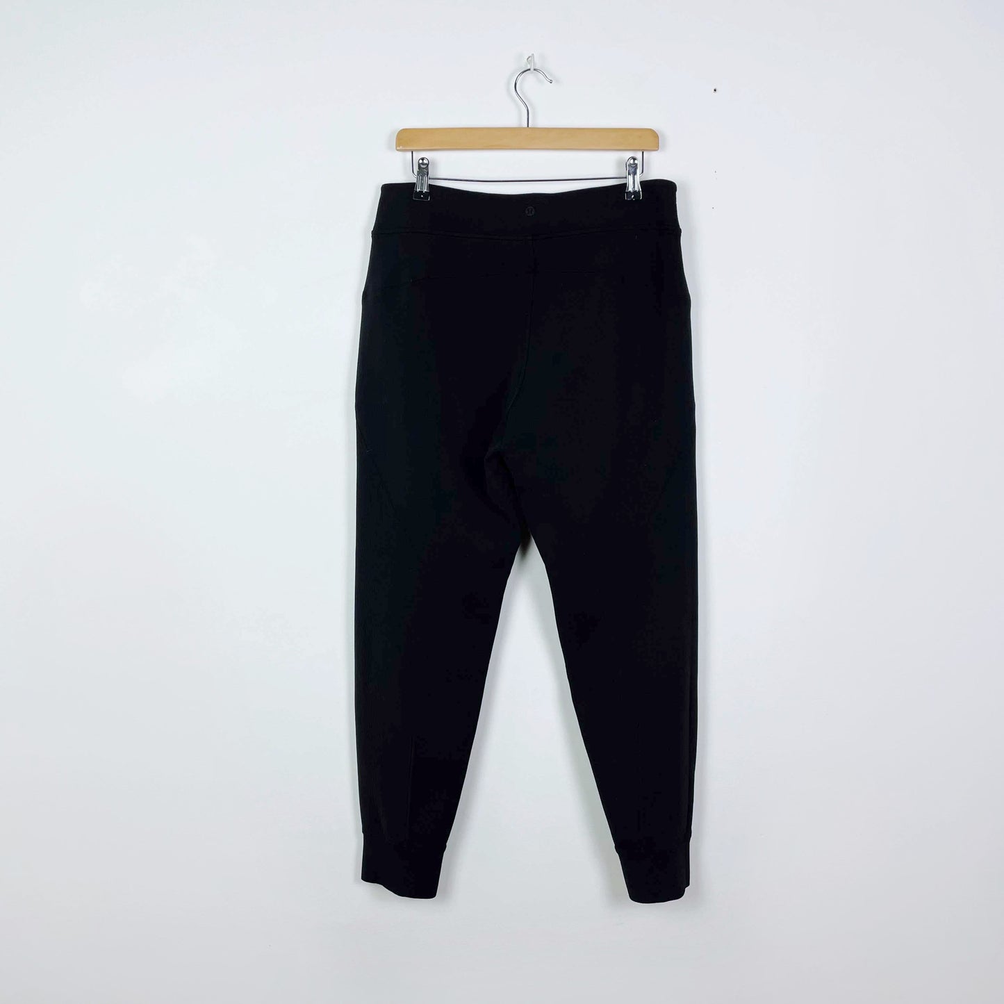 lululemon black neoprene tapered joggers - size 10