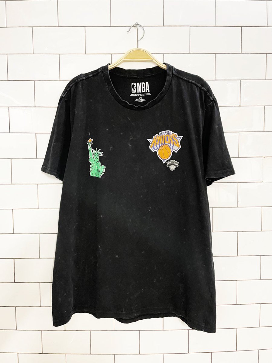 new york knicks NBA graphic tee - good market thrift store