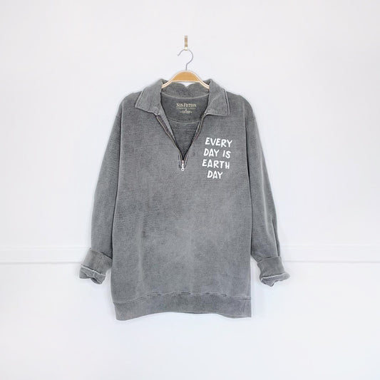vintage 00s non-fiction x earth activist 1/4 zip cottage sweatshirt