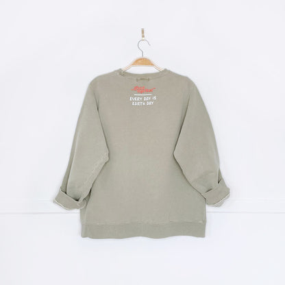 vintage 00s non-fiction x earth activist cottage crew