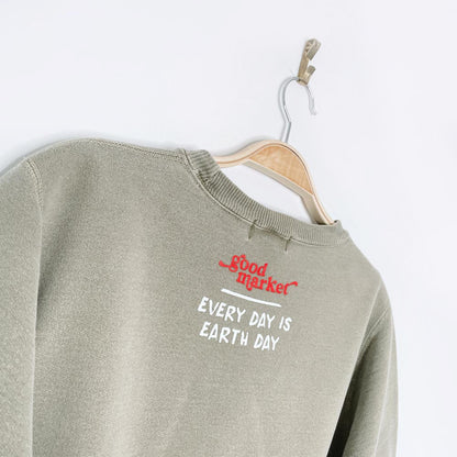 vintage 00s non-fiction x earth activist cottage crew