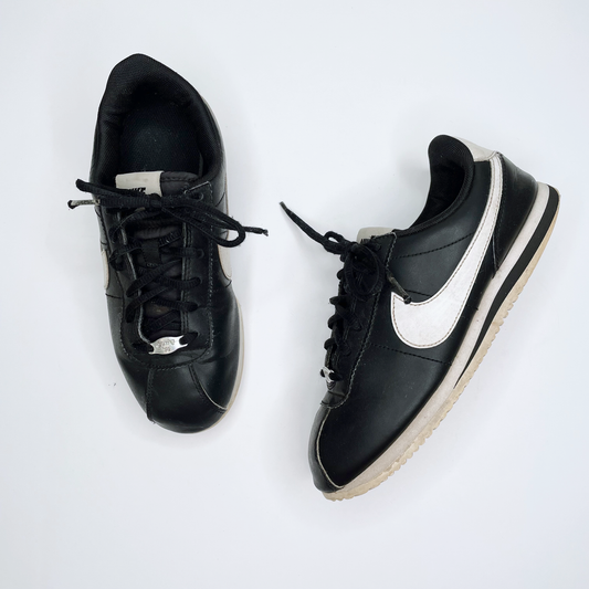 nike cortez leather sneakers - size 5.5Y