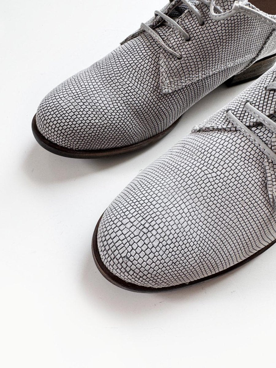 nikel and sole leather lace up shoes | made in Spain - good market thrift store