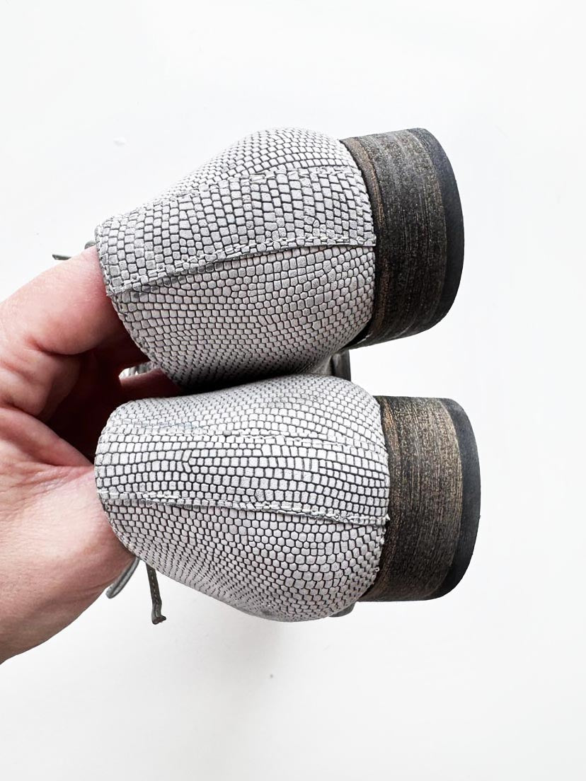 nikel and sole leather lace up shoes | made in Spain - good market thrift store