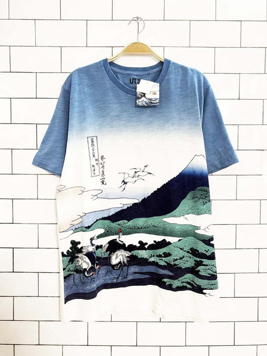 nwt hokusai blue x uniqlo all over print art tee - good market thrift store