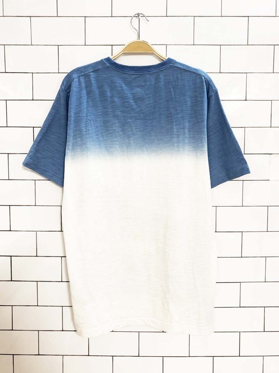 nwt hokusai blue x uniqlo all over print art tee - good market thrift store