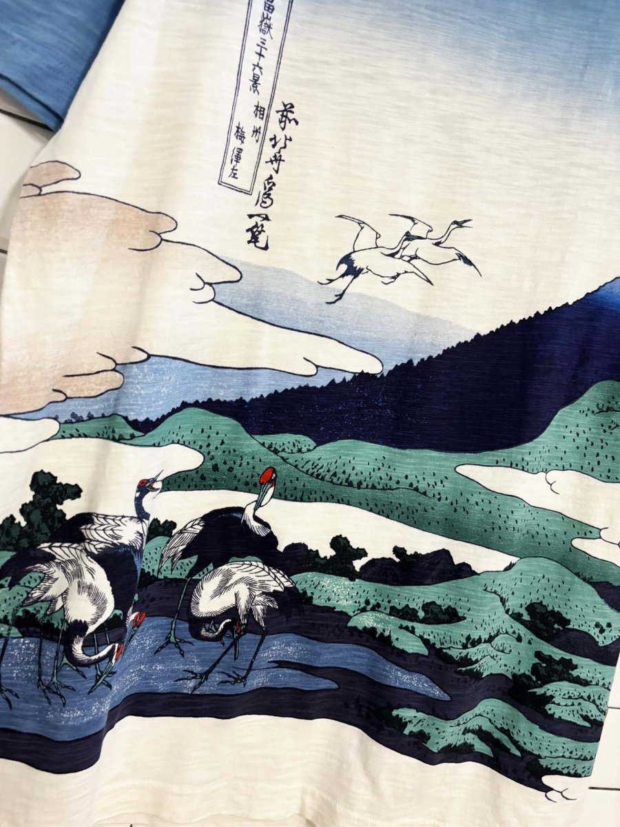 nwt hokusai blue x uniqlo all over print art tee - good market thrift store