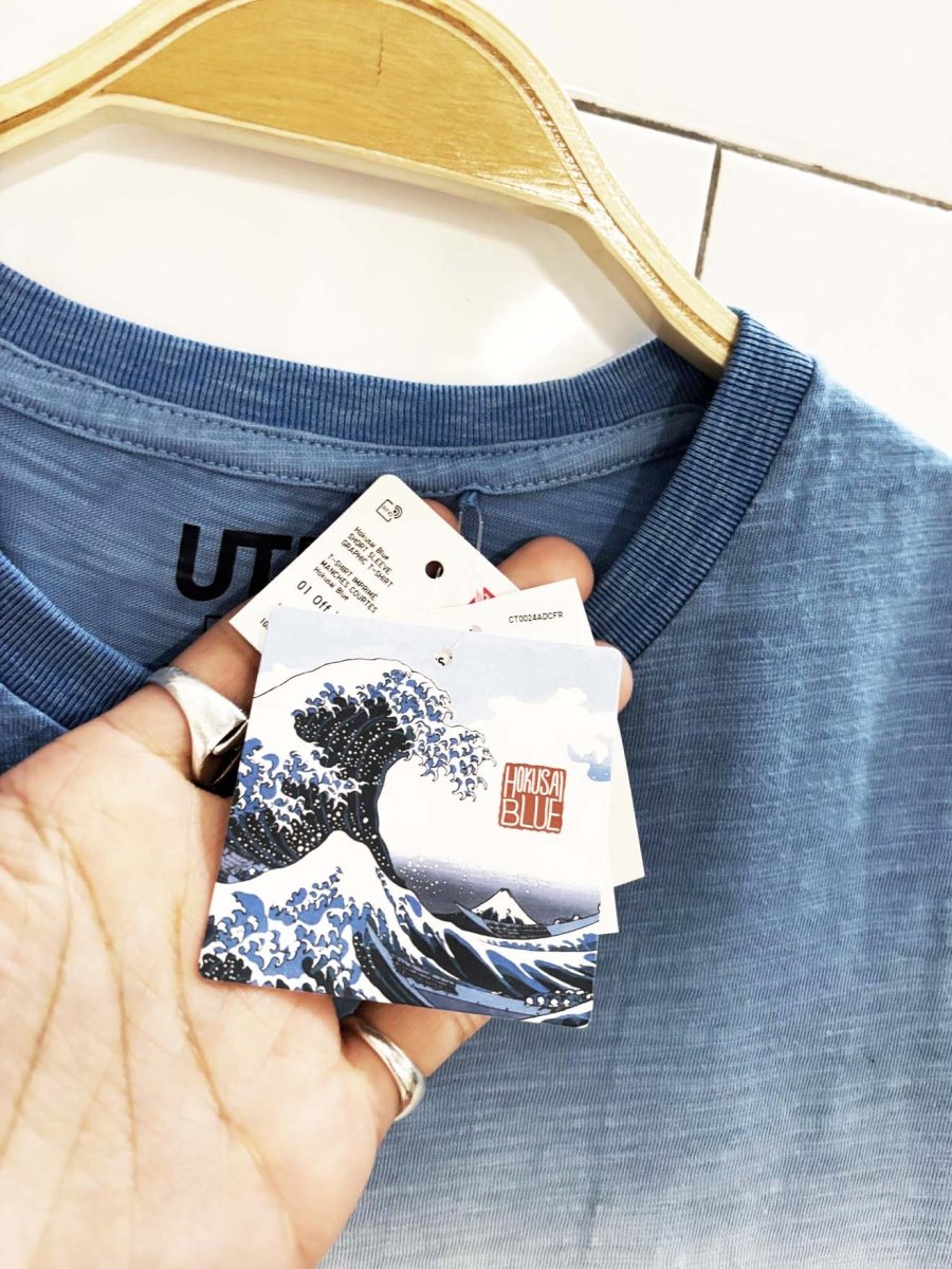nwt hokusai blue x uniqlo all over print art tee - good market thrift store