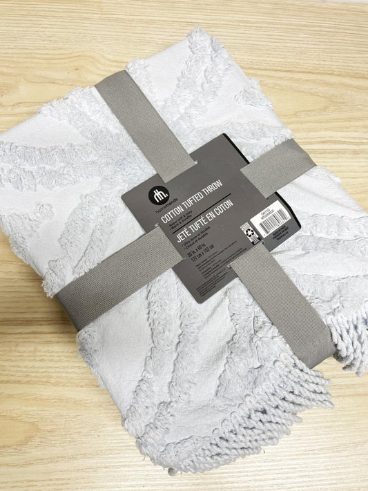 nwt home trends tufted cotton throw - good market thrift store