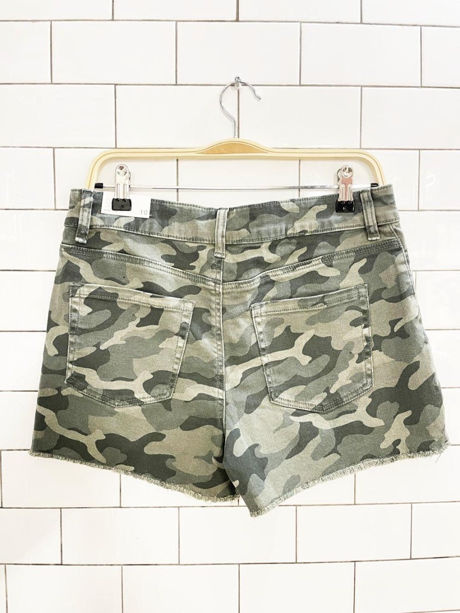 nwt maurices vintage camo high rise cut off shorts - good market thrift store