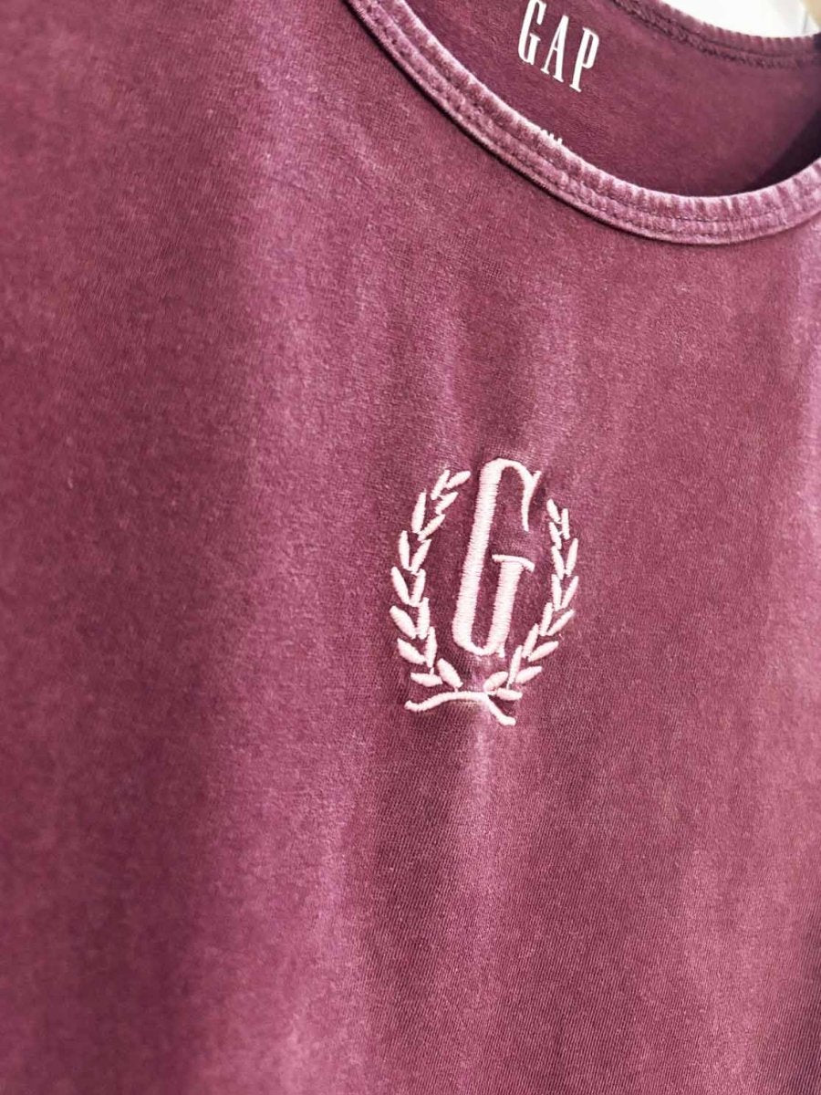 nwt the gap embroidered monogram baby tee - good market thrift store