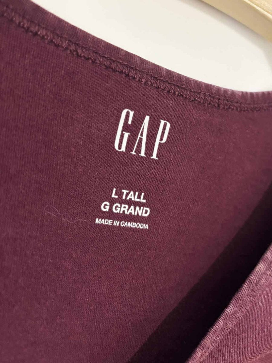 nwt the gap embroidered monogram baby tee - good market thrift store