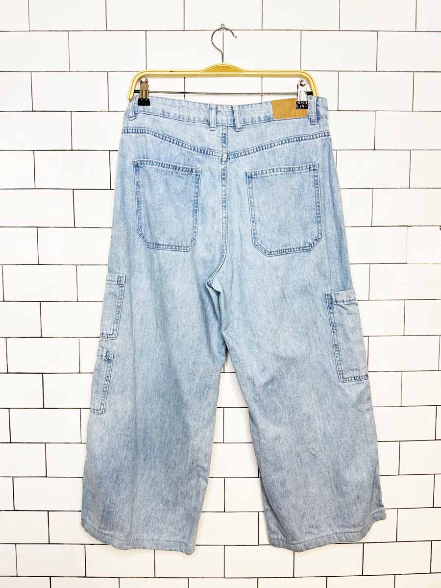 outfitters wide leg utility pocket cropped jeans - good market thrift store