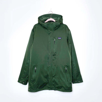patagonia men's green tres parka shell - size medium
