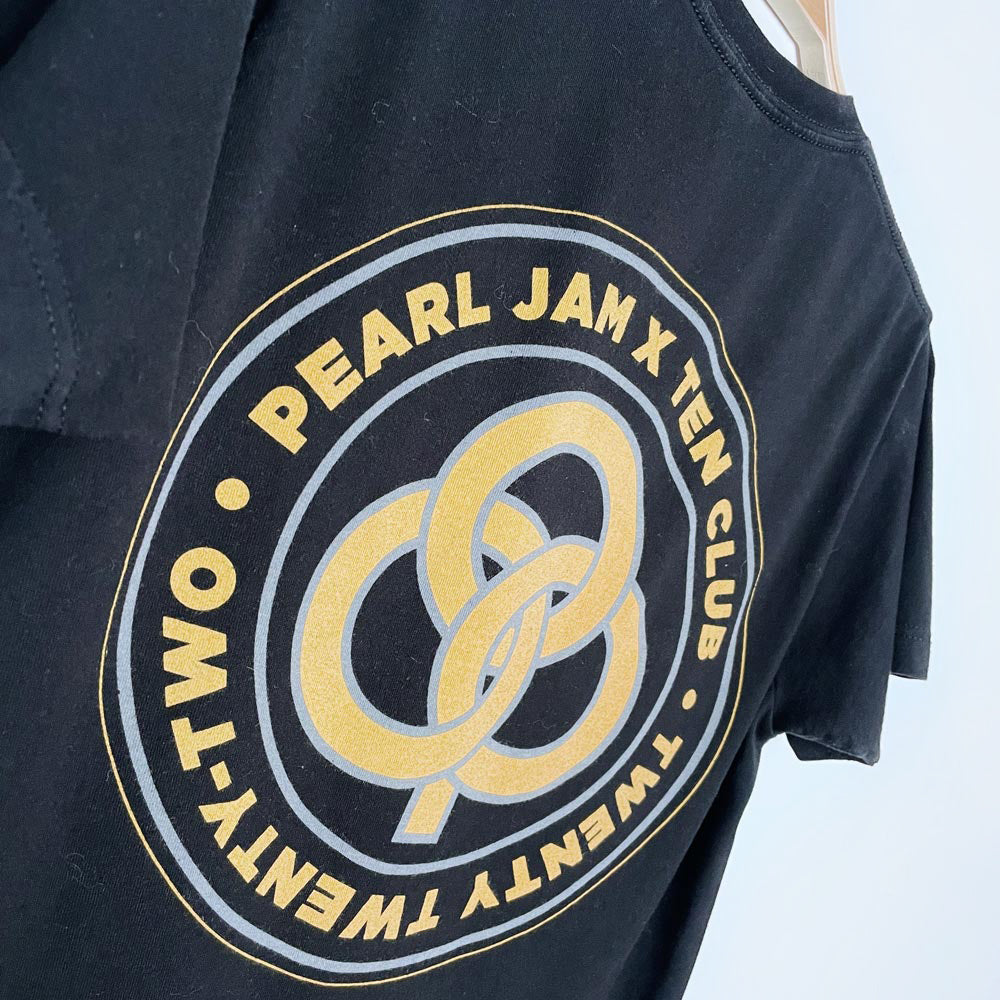 pearl jam x ten club graphic tee