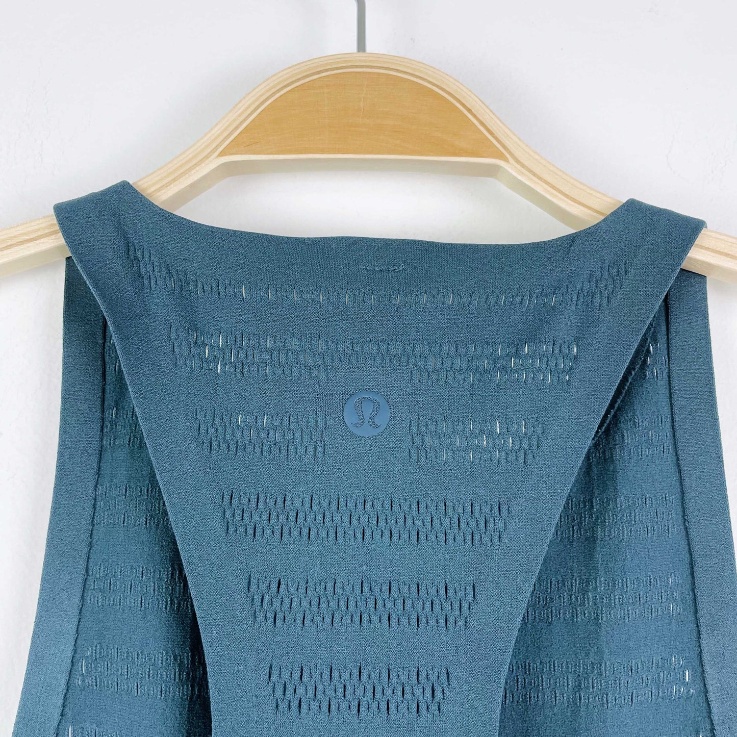 lululemon reveal tank aquamarine