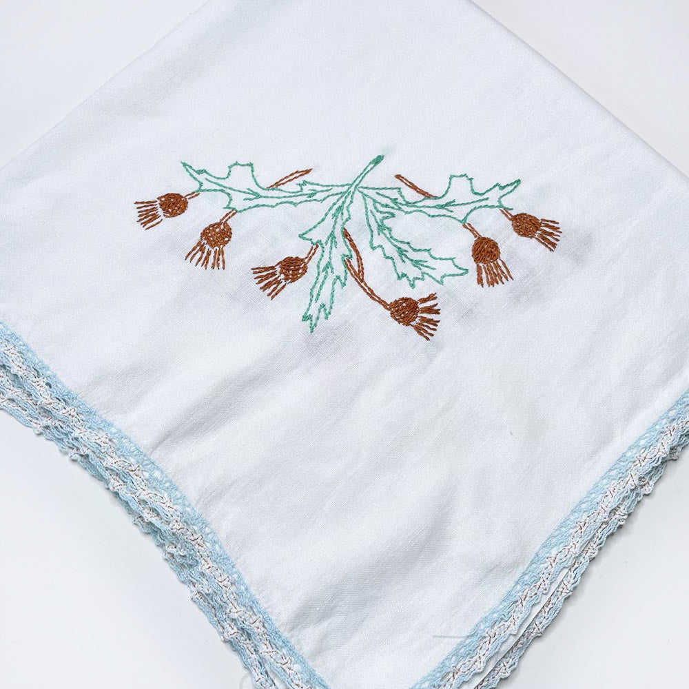 vintage holly crochet trim table cloth