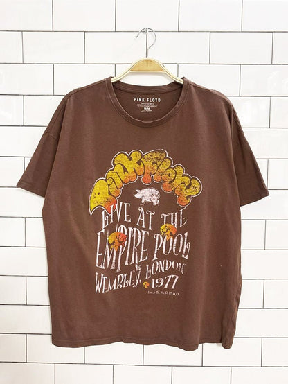 pink floyd at empire pool 77 reprint band tee - good market thrift store