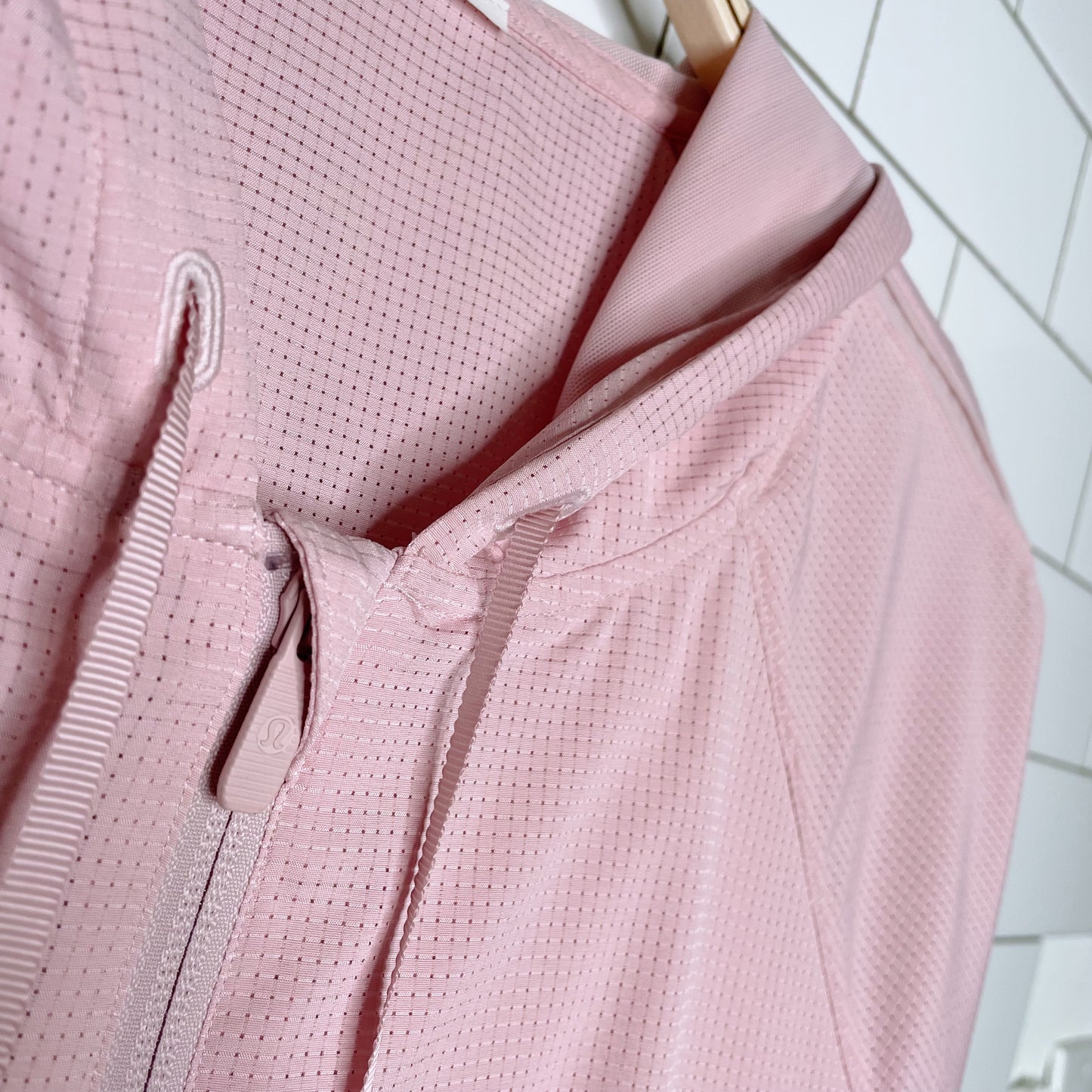 lululemon 2020 pack light pullover packable jacket - size sm/med