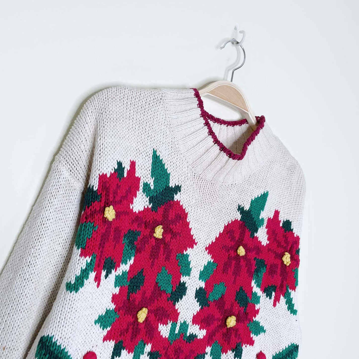 vintage nutcracker poinsettia knitted sweater - size medium