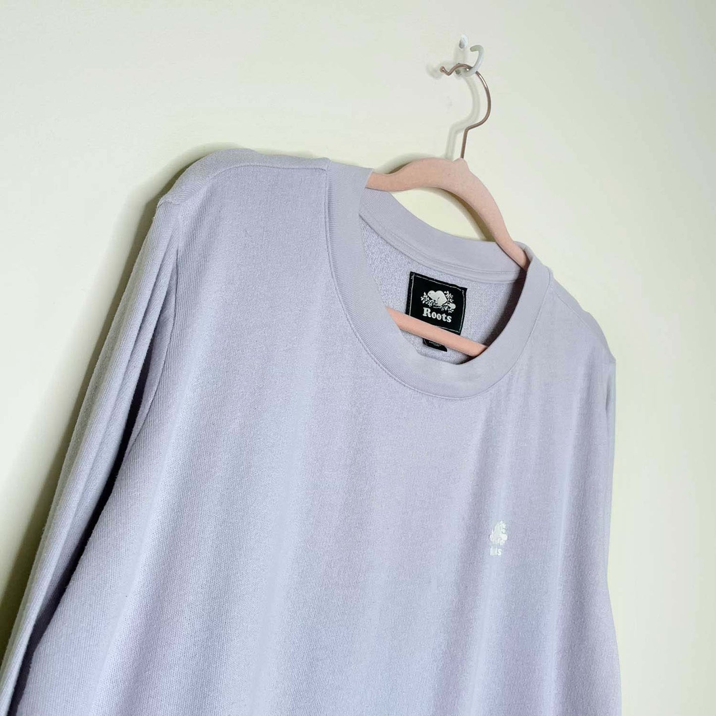 roots 2020 lilac lightweight side slit crew - size small