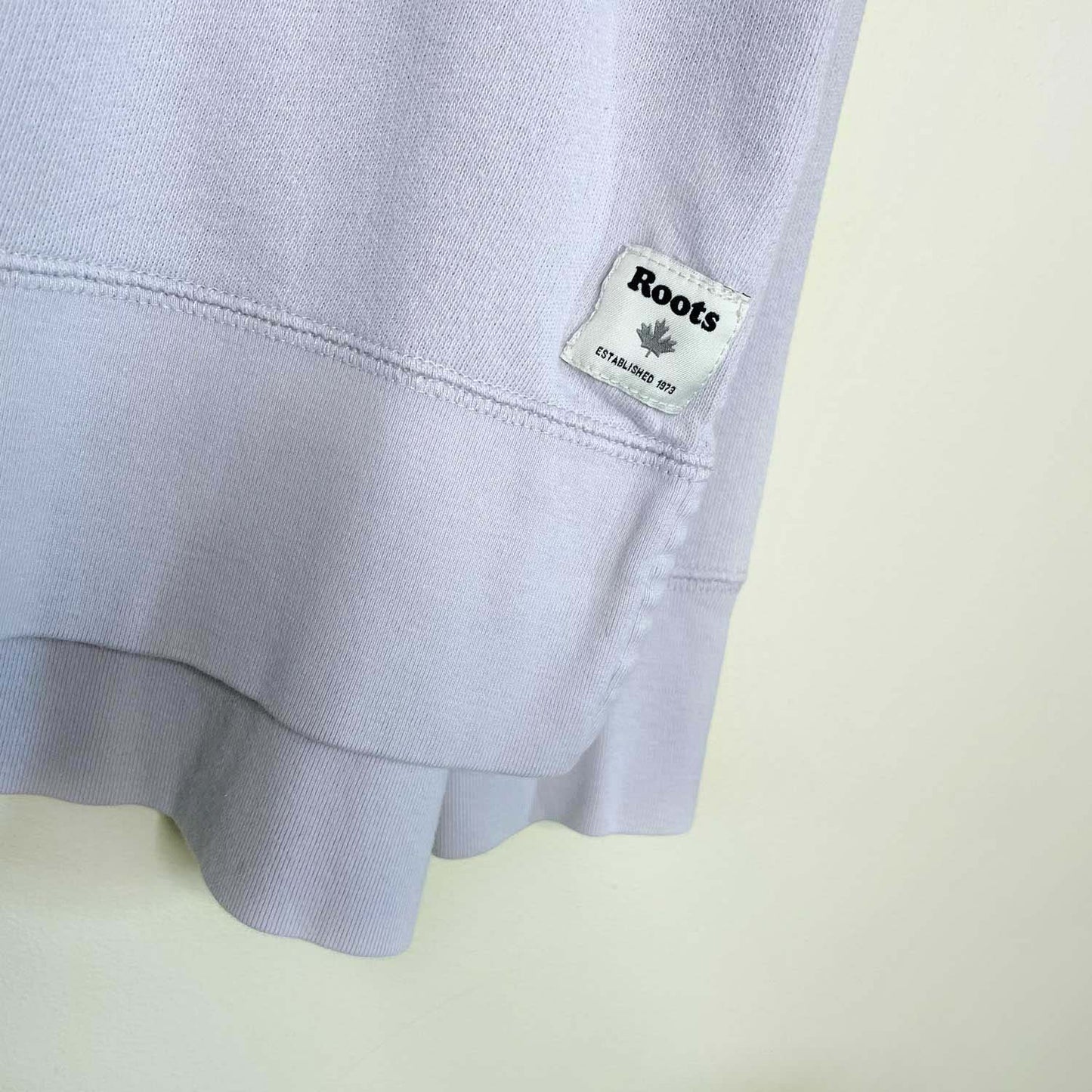 roots 2020 lilac lightweight side slit crew - size small