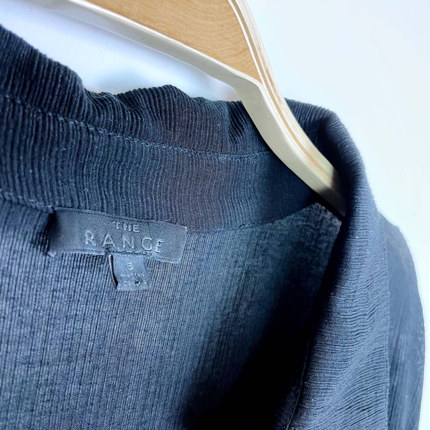 the range crinkle chiffon balloon sleeve button down - size small