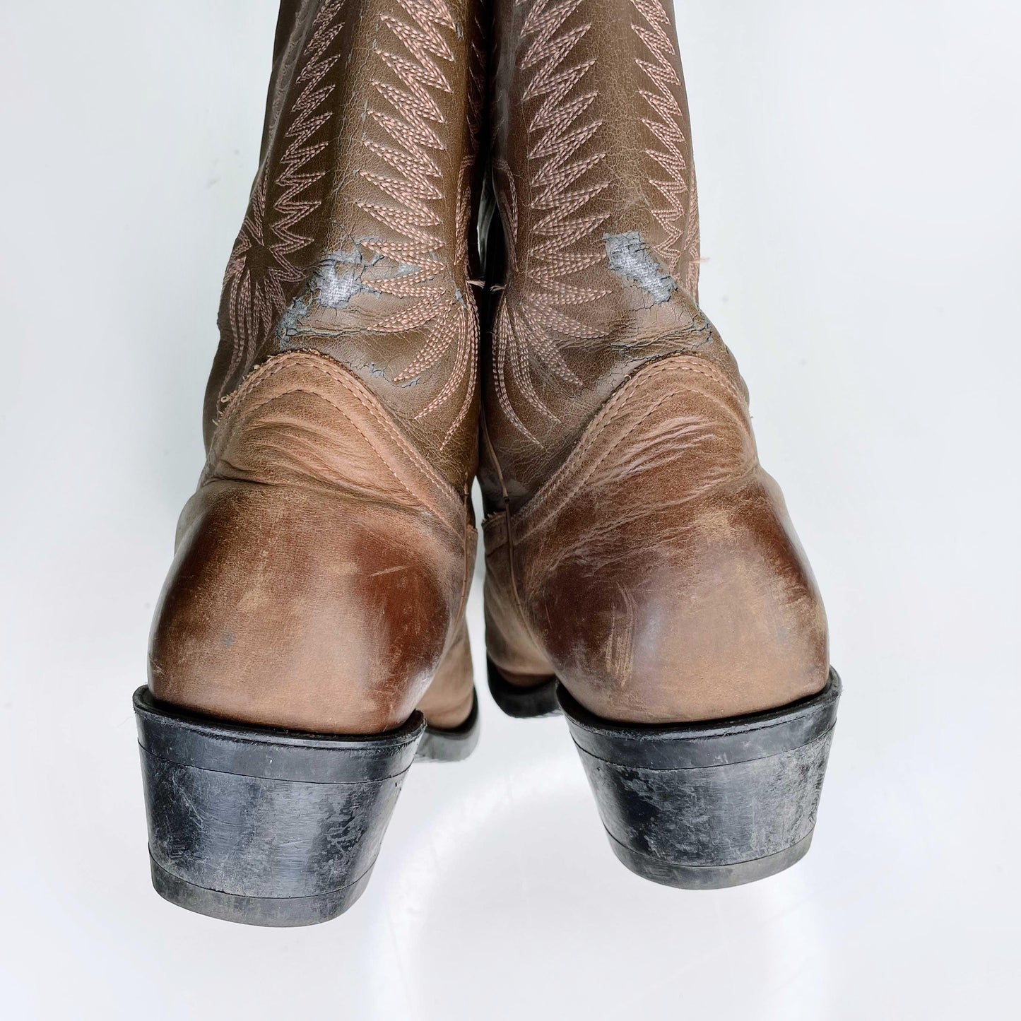vintage silver rebel cowboy boots - size 8.5 M
