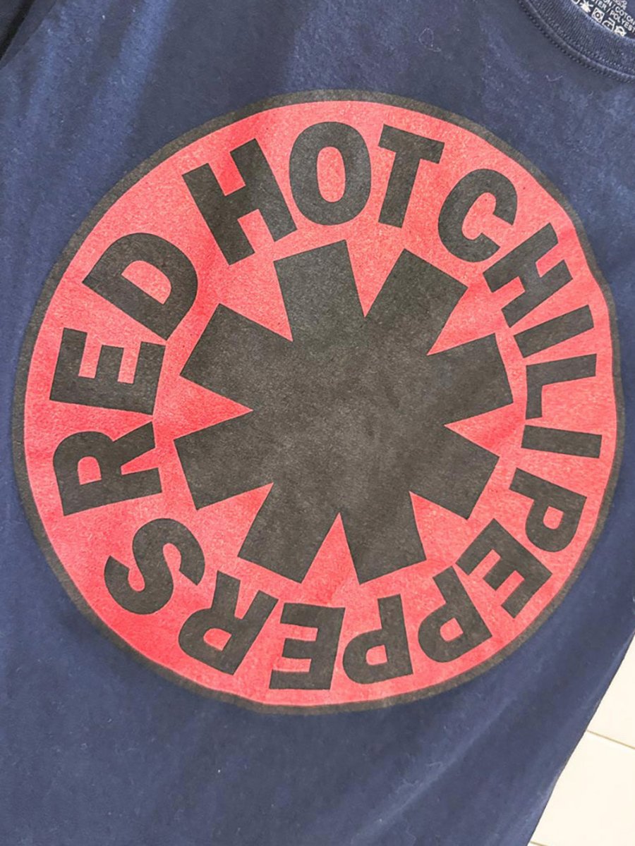 red hot chili peppers classic logo graphic band tee - good market thrift store