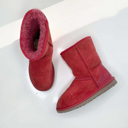 ugg classic short sheepskin boots in ribbon red - size 5